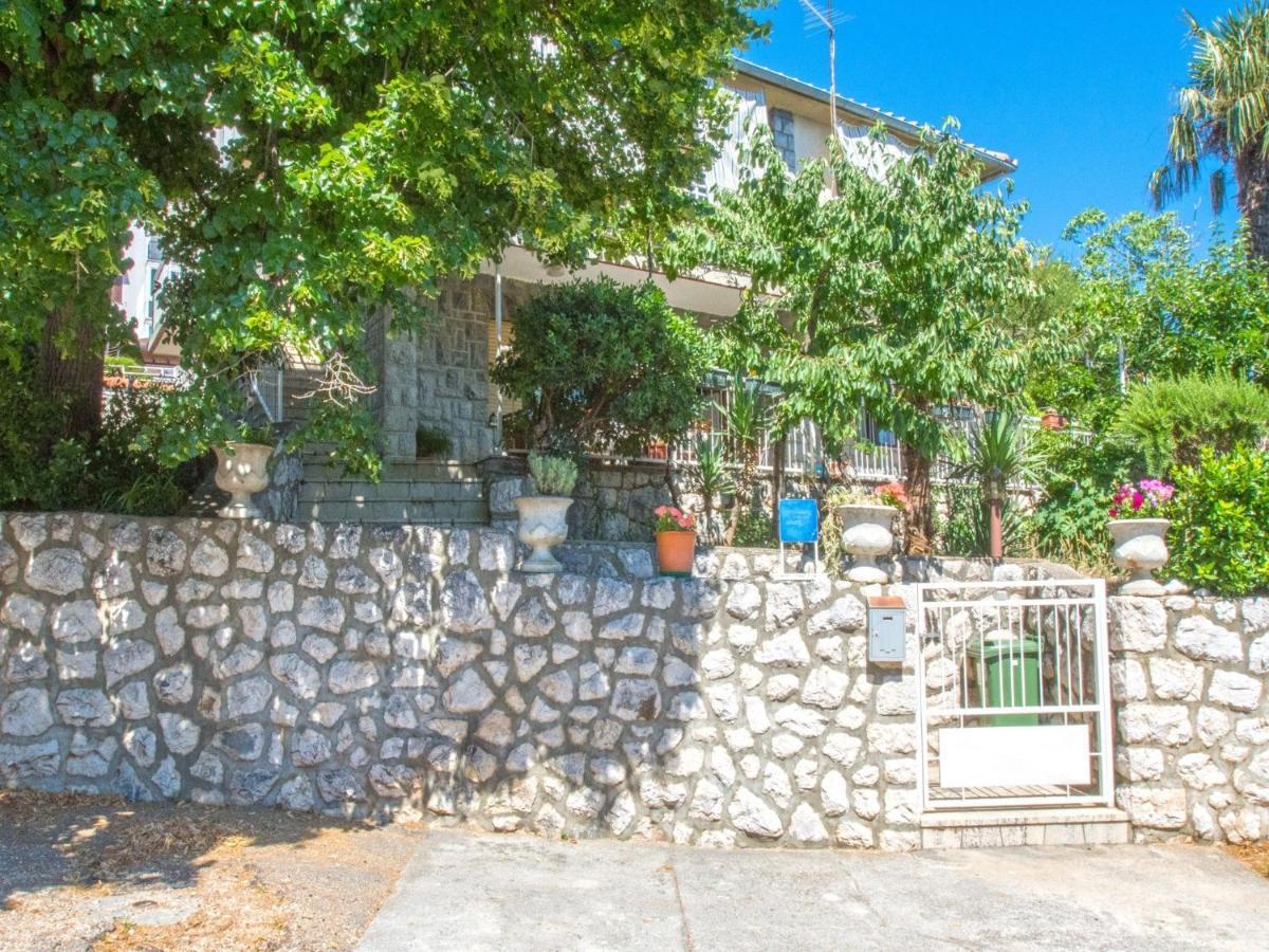 Apartment Leo Nona Нови Винодолски Екстериор снимка